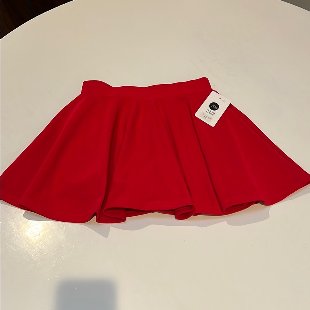NEW MIX fire truck Red NWT circle skort sz medium  CH